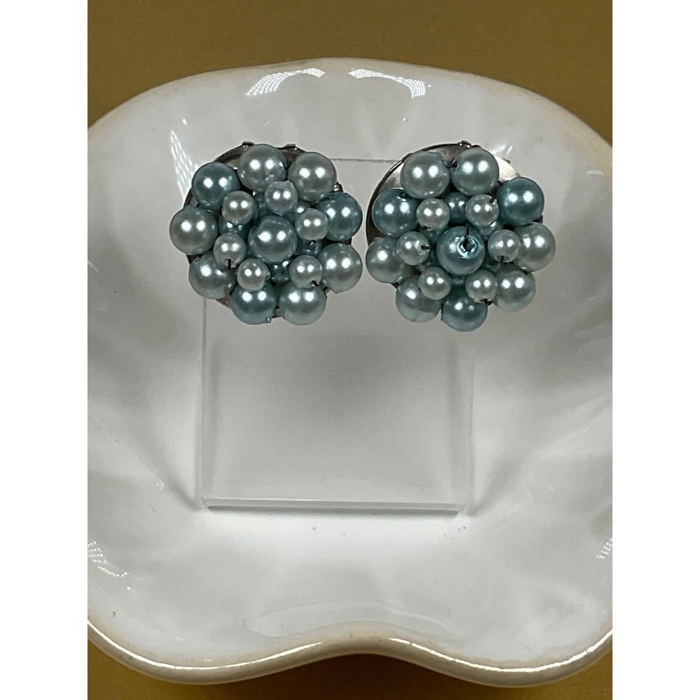 🌸 Vintage Blue Pearl‎ Cluster Clip-On Earrings Classic 1950s Style Retro Glam ✨